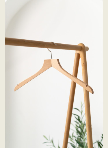 Dámské dřevěné ramínko DSZ – na saka, bundy, kabáty a šaty (44 cm)