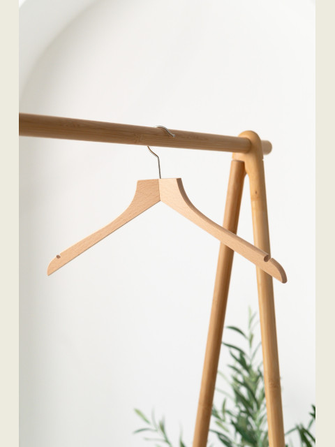 Dámské dřevěné ramínko DSZ – na saka, bundy, kabáty a šaty (44 cm)