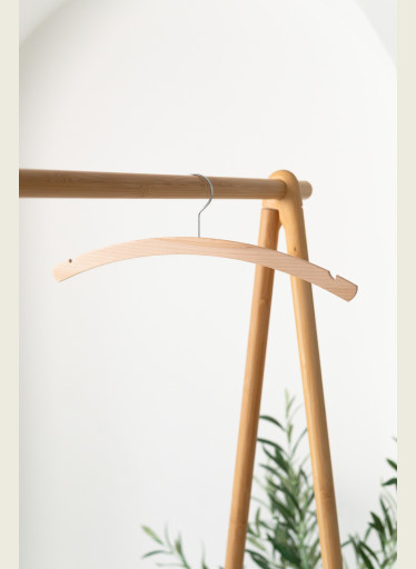 Dámské dřevěné ramínko DZ – na šaty a halenky (42 cm)