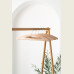 Dřevěná ramínka v přírodní barvě s kalhotovou tyčí na stojanu