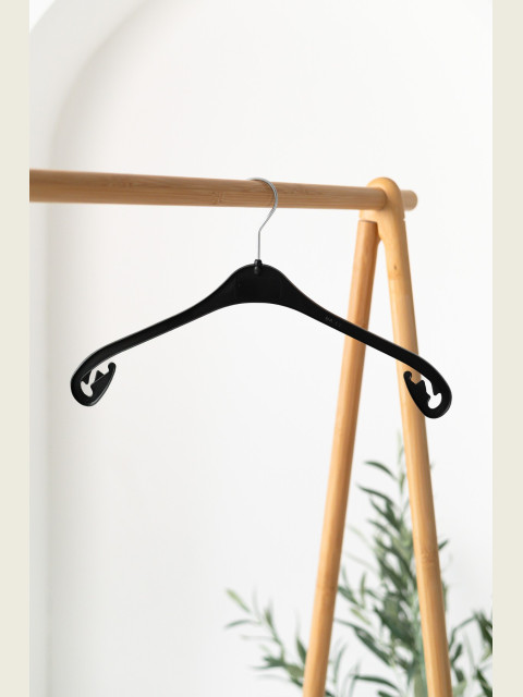 Plastové ramínko NA se zářezy – na tílka, halenky a oblečení na ramínka (43 cm)